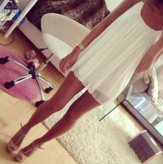 High Heels For Prom, Sleeveless Chiffon Dress, Cute Shoes Heels, Summer Dress Outfits, Little White Dresses, A Mirror, Up Girl, Mode Outfits, Chiffon Dress