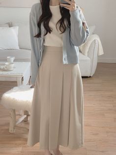 Korean Style Skirt Long, Modest Spring Outfits Aesthetic, Cloudcore Aesthetic Outfits, Korean Feminine Outfits, Korean Long Skirt Fashion, Korean Modest Fashion Outfit, Korean Modest Outfits, Modest Feminine Outfits