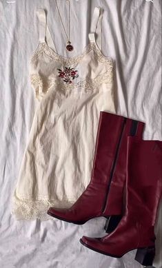 Bluegrass Concert Outfit, Modern Boho Fashion, Mt Joy, Soft Outfits, Mode Ulzzang, Strawberry Moon, Vintage Boho Style, Shopping Wishlist, Boho Y2k