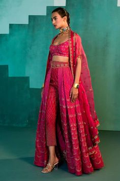 Retro Dress Outfits, Orang India, Fall Wedding Outfits, Indian Fashion Trends, Gaun Fashion, Indian Gowns Dresses, Indian Gowns, Designer Party Wear Dresses