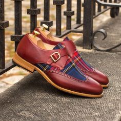 Monk Strap Shoes Men, Staple Shoes, Brogues Style, Botas Chelsea, Monk Strap Shoes, Leather Brogues, Dress Guide, Men's Shoe, Strap Shoes