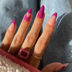 Long Nails, Endless Possibilities: Trends and Techniques to Explore #naildesignsjournal #nails #nailart #naildesigns #frenchnails #coffinnails #almondnails #ombrenails #gelnails #acrylicnails #nailpolish #ovalnails #shortnails #fallnails #fallnailcolors #autumnnails #longnails Pink Heart Nails, Stiletto Shaped Nails, Occasion Nails, Velvet Nails, Dnd Gel Polish, Sky Nails