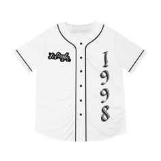 This custom baseball shirt is much more than just sportswear; It is an individualized statement of your love of baseball and a tribute to your own story. On the front, the design emulates the classic aesthetic of a baseball jersey, with raglan sleeves and contrasting details. The true uniqueness of this shirt lies in the incorporation of your date of birth, placed elegantly and discreetly on the chest area. This personalized addition not only adds a unique touch to the garment, but also turns the shirt into a special, personalized keepsake. The team logo, fictional or inspired by your preferences, stands out on the front, and perhaps a symbolic number, such as the day of your birth, adorns the back. Additional details, such as stitching and buttons, highlight the quality of the garment's c Custom Baseball Shirt, Los Angeles Shirt, California Shirt, Personalized Jersey, Baseball Shirt, Custom Shirt, Baseball Jersey, Baseball Shirts, Shirt Button