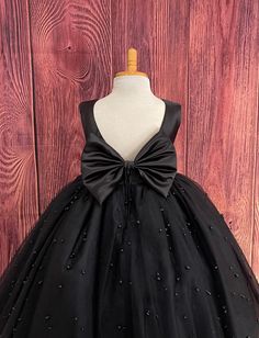 Black Ball Dresses For Kids, Short Black Dress Kids, Kids Bkack Dress, Childrens Black Dress, Black Dress Party Wear, Organza Frocks, Mini Outfits, Classic Wedding Flowers, Black Flower Girl Dress