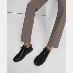 Common Projects Achilles Low, Common Projects Achilles, Sneakers Outfit Work, Common Projects Men, Mens Work Outfits, Common Projects, Black Sneakers, Men's Wardrobe, Best Sneakers