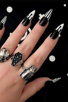 Wild Hairstyles, Nail Making, Rock Nails, Halloween Nail Ideas, Witchy Nails, Last Halloween, Halloween Acrylic Nails, Fun Makeup, Punk Nails