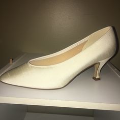 Dyeables Women’s Raw Silk Pumps. Sz 7 Aa. New With Imperfection. Lift Missing From One Shoe. Priced Accordingly. Cross-Posted. Raw Silk, White Cream, Cream White, Shoes Women Heels, Shoes Heels, Im Not Perfect, Size 7, Pumps, Women Shoes