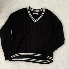 New With Tags Super Cute Size Small Black And White College Sweater Preppy Black Top For Fall, Preppy Black Cotton Top, Black Cable Knit V-neck Top, College Sweater, School Fit, School Fits, Hollister Tops, Sweater Black, Hollister