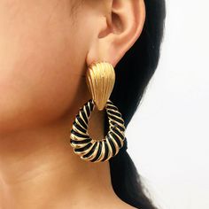 Simple Geometric Hollow Earrings Trendy Alloy Hoop Earrings For Parties, Gold Alloy Clip-on Earrings, Party Hoop Earrings Made Of Alloy, Trendy Pierced Alloy Hoop Earrings, Trendy Pierced Hoop Earrings, Black Dangle Earrings In Alloy, Bold Design Earrings For Party, Black Dangle Alloy Earrings, Trendy Metal Drop Clip-on Earrings