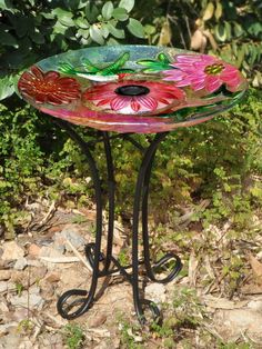 Solar Floral Glass Hummingbird Bath With Stand HI-LINE GIFT LTD. Unique Bird Baths, Solar Panel Lights, Glass Bird Bath, Garden Water Fountains, Outdoor Deck Furniture, Floral Bowls, Most Beautiful Birds, Outdoor Flowers, Glass Butterfly