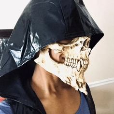 This is a hyper-realistic human skull copy. The scale measures 1:1 as seen in the pictures. HALLOWEEN MASK: This skull mask with bone spurs is made of latex, a hand-drawn original model, very realistic. After getting the mask, you can also use paint to deepen the color and increase the details. There will be holes in the eyes and jaws on both sides of the mask. After receiving the product, buyers can wear a black hood to achieve a more realistic effect. Demon skull mask, no headgear required, th Skeleton Mask, Horror Mask, Demon Skull, Simple Skull, Mascaras Halloween, Horror Party, Horror Masks, Party Masks, Half Mask