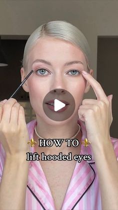 Everyday Eyeliner, Makeup For Hooded Eyelids, Hooded Eyes Tutorial, How To Do Eyeshadow, Eye Makeup For Hooded Eyes, Makeup For Small Eyes, Eyeshadow For Hooded Eyes, Hooded Eye Makeup Tutorial, Hooded Eyelids