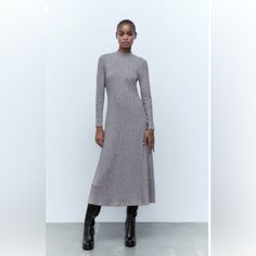 Size S. Nwt Long Sleeve High Neck Dress. Soft Rib Long Dress. The Slim Fit Of This Midi Dress Gives Timeless, Elegant Style A Fresh Spin. Zara Long Dress, Long Sleeve High Neck Dress, Zara Short Dress, High Collar Dress, Zara Midi Dress, Short Noir, Family Photoshoot Outfits, Sophisticated Outfits, Perfect Little Black Dress