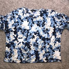 Alfani Blue And White Floral Blouse Xl New Without Tag Nwot 95% Polyester : 5% Spandex Blue Floral Print Stretch Top, Floral Chiffon Blouse, Coral Blouse, White Floral Blouse, Beige Blouse, Womens Tops Dressy, Blue And White Floral, Black And White Blouse, Women Long Sleeve Tops