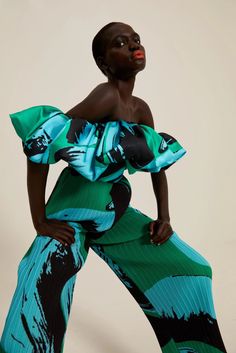 The Margot Top in Newton Green – Solace London US Tropical Trend, Solace London, Hair 2024, La Fashion Week, Maximalism, Irina Shayk, La Fashion, African Inspired, High Waisted Trousers