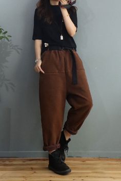 #fleece #taperedpants #baggypants #cotton Trendy Baggy Brown Bottoms, Brown High Waist Relaxed Fit Bottoms, Trendy Baggy Brown Pants, Baggy Brown Pants For Fall, Casual Brown Pants With Loosely Fitted Hips, Brown Tapered Leg Bottoms For Fall, Trendy Brown Cotton Pants, Baggy Brown Bottoms With Tapered Leg, Casual Baggy Brown Bottoms