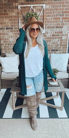 THE BLAKELEY CARDI – The Spotted Hereford Ranch Teal Cardigan Outfit, Curvy Mom Outfits, Teal Cardigan, Plus Size Fall Fashion, Fall Cardigans, Nashville Outfits, Plus Size Fall, Ribbed Cardigan, Lightweight Cardigan