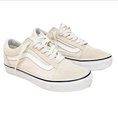 VANS Old Skool Classic Shoe Beige & White Size 6 • MSRP $98 • Suede & Canvas • Excellent Pre Owned Condition • Look Great • All Pics Taken By Me Of Item • Buy w Confidence • Ships Same Day DEETS XOXO OLIVIA💋 💗You are buying from the Best 💗4 years experience 3,000+ Sales 💗Trusted Seller 💗We take great pride in being Fair, Dedicated & providing VIP Service from start to finish Knowledgeable Direct Available Communication #1 Goal For All Keep it Sexy Duh 💗100% Guaranteed Authentic 💗Same Day Beige Vans Slip On, Cream Vans, Beige Vans, Tennis Vans, Magnolia Parks, Old School Vans, Magnolia Park, Shoe Ideas, Homescreen Iphone