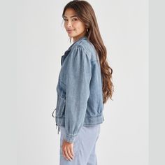 Our Capri Denim Jacket is a sophisticated take on the classic style. With an oversized fit, statement collar and large cargo pockets, this vintage-inspired jacket instantly elevates every outfit. Oversized fit Zipper front closure Statement collar Cargo pockets Style Number: RS3J120 Material: 100% Cotton - Wash Cold Measurements from size smallFront Length from HPS 23 1/2"Back Length from HPS 22 3/4"Chest/Bust Width 21" Statement Collar, Masculine Style, Jean Jacket Women, Estilo Chic, Pocket Jacket, Style Classique, Linen Pants, Small Tops, Oversized Fits