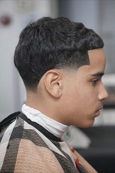 Boys Curly Haircuts, Popular Mens Haircuts, Black Boys Haircuts, Stylish Mens Haircuts, Black Men Haircut, Types Of Waves, Guy Hair