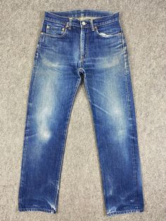 30x28 Selvedge Faded Blue Vintage Blue Blue Jeans - JN3379 Size: 30 Item Description tag  Levi's Actual measurement (inches) Waist - 30 Front Rise - 10 Hips - 39 Thigh - 11 Knee - 8 Leg Opening - 14 Inseam - 28 Outseam - 38.5 Material : Cotton  *Disclaimer: Product color may slightly vary due to photographic lighting sources or your monitor settings.  #JN3379 Sp Characters, Faded Blue Jeans, Vintage Trends, Japanese Denim, Denim Jeans Men, Faded Denim, Grunge Style, Blue Vintage, Archipelago