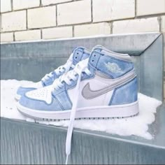 Hyper Royal Jordan 1, Worn Once, Perfect Condition, No Box White Jordans Outfit, Dusty Blue Quinceanera, Hyper Royal Jordan 1, Blue And White Jordans, Jordan Heels, Jordan 1 Colors, Jordans Outfits, Motivational Clothing, Shoes Jordan 1