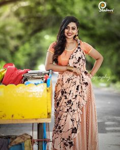 Photoshoot Pics, Frock Dress, Bridal Photoshoot, Malayalam Actress, Indian Models, Actress Pics, Red Outfit, Western Dresses, Saree Styles