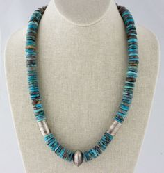 “Old World” Kingman Turquoise Disc Bead Necklace With Stamped Sterling Silver Barrel And Center Disc Beads. Masterfully Handmade And Designed By Santo Domingo Pueblo Artist DANIEL CORIZ . Beads Necklace Design, Tortoise Jewelry, Indian Wedding Rings, Turquoise Jewelry Necklace, Homemade Necklaces, Turquoise Jewellery, Beaded Jewelry Necklaces, Diy Jewelry Necklace, Turquoise Jewelry Native American