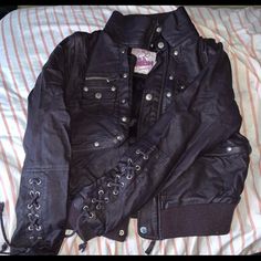 I Don’t Think It’s Real Leather It’s Soft And Warm On The Inside I Got It As A Gift And Never Wore It. It’s Brand New And Never Used. You Can Detach The Sleeves And The Bottom To Make It A Cropped Jacket Dark Purple Leather Jacket, Fitted Alternative Outerwear For Spring, Fitted Alternative Spring Outerwear, Purple Jacket Aesthetic, Pink Leather Jacket Outfit, Purple Cropped Jacket, Finding Style, Black Leather Outfit, Emo Outfit