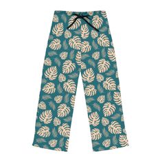 Bring the tropics to your everyday with our Hawaiian inspired print loungewear bottoms! Featuring a vibrant island pattern, these lounge pants are designed to give you that laid-back, vacation feel, even when you're just relaxing at home. Perfect for lounging, yoga, the beach or casual wear, these bottoms are as comfortable as they are stylish. Key Features: Material: Made from soft, lightweight breathable fabric that feels light and luxurious on the skin Design: Bright, tropical Hawaiian-inspir Skin Design, Simple Top, Island Vibes, Sleep Shorts, Island Style, Hawaiian Print, Summer Clothing, Just Relax, Lounge Pants