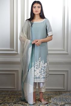 Shop for Mandira Wirk Green Chanderi Kurta Set for Women Online at Aza Fashions Kurta Set For Women, Embroidery On Kurtis, Kurti Embroidery Design, Luxury Sale, Tapered Pants, Kurta Set, Indian Design, Set For Women, Festival Wear