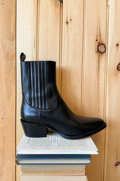 Atelier Boot - Black Leather - Emerson Fry Shop Shoe, Emerson Fry, Cuban Heels, Shape Wear, Minimalist Wardrobe, Walking Boots, Denim Shoes, Fall Style, Black Leather Boots