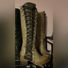 Freebird Taupe Chapelle Size 7 Bnib Make Me A Reasonable Offer Fye Shoes, Funky Shoes, Freebird By Steven, Chic Leather, Heels Boots, Fashion Baby, Black Girls Hairstyles, Fit Inspo, Fall Vibes