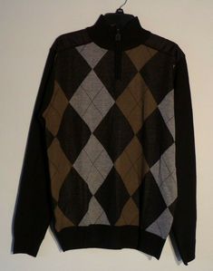 NWT MEN'S RED APE LARGE MULTICOLOR LONG SLEEVE QRTR ZIPPER ARGYLE SWEATER #1819 FEATURES: BRAND: RED APE SIZE: L/LARGE COLOR: MULTICOLOR(BLACK,BROWN AND GRAY) PULLOVER   LONG SLEEVES ARGYLE PATTERN ON THE FRONT  MEN'S NEW WITH TAGS 23" ARMPIT TO ARMPIT 28" NECKLINE TO TAIL QUICK SHIPPING!!!!!!!       QUICK SHIPPING!!!!!!!! PLEASE BE SURE TO CHECK MEASUREMENTS PROVIDED PRIOR TO PURCHASE. THANKS FOR SHOPPING. Casual Long Sleeve Argyle Outerwear, Brown Half-zip Top For Winter, Winter Argyle Pattern Tops, Brown Argyle Pattern Long Sleeve Sweater, Brown Argyle Long Sleeve Sweater, Brown Long Sleeve Argyle Sweater, Black Argyle Pattern Tops For Fall, Black Half-zip Winter Sweater, Brown Half-zip Winter Outerwear