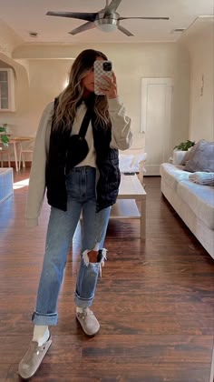 Cute Fair Fall Outfits, Colorado Womens Outfits, Fall Birks Outfit, Casual Boston Clog Outfit, Cute Outfits With Long Jean Shorts, Outfit Inspo Women 40s, Athletic Leisure Outfit Fall, Casual Winter To Spring Outfits, Outfits With Boston Birks