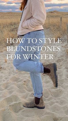 Blundstone With Jeans, Mom Jeans And Blundstones, Blundstones With Jeans, Blundstone Women Outfit Work, Blundstone Women Outfit Winter, Black Blundstone Women Outfit