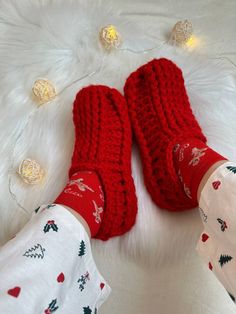 Handmade knitted slippers Soft, comfortable, weightless, will give warmth and comfort to your feet. These soft red slippers are a great option for a gift to your loved ones, which will show them your care. Made of semi woolen yarn (25% wool, 75% acrylic). Good shape retention.  Buying from me you will get : Quality manufactured goods Reliable and beautiful packaging Important notes: Depending on your display model and settings, colors on screen may vary slightly from the actual product. Please m Slippers Christmas, Red Slippers, Soft Slippers, Soft Red, Knitted Slippers, House Shoes, House Slippers, Nouvel An, Christmas Present