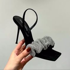 Never Worn Out Bc They Ended Up Being Too Small! 7.5 Cm Heel Size 35 Black Strappy Heels, Zara Shoes, Zara Black, Strappy Heels, Black Silver, Zara, Women Shoes, Heels, Silver