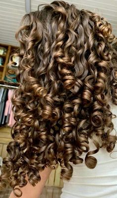 Curly Hair Summer Color, Hair Pics, Hairstyle Inspo, Hair Aesthetic