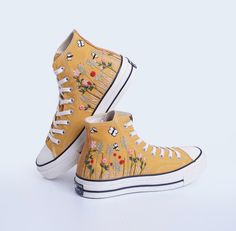 " CONVERSE CHUCK TAYLOR 1970s SHOES CUSTOM EMBROIDERED WITH FLOWER GARDEN, BEE, BUTTERFLY. WEDDING SHOES FOR BRIDE AND BRIDEMAID, BIRTHDAY GIFT SHOES " Custom Wedding Converse/ Converse Chuck Taylor 1970s Embroidered Flower Garden/ Bridal Flowers embroidered sneakers/ Gift For Birthday 💸 Price includes Converse Shoes and floral embroidery as shown 🌸 You can send me your Converse/Vans shoes or I can buy them for you. We stock all the Converse and Vans shoes you want, if you want other Converse/ 1970s Shoes, Wedding Shoes For Bride, Embroidered Sneakers, Shoes For Bride, Embroidered Converse, Wedding Converse, Flowers Embroidered, Butterfly Wedding, Shoes Custom