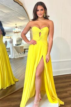 Ballkleid mit herzförmigem Ausschnitt und hohem Schlitz A Line Prom Dress, Sweetheart Prom Dress, Prom Dresses For Sale, A Line Prom Dresses, Chiffon Prom Dress, Long Bridesmaid Dresses, Elegant Wedding Dress, Chiffon Bridesmaid, Wedding Bridesmaid Dresses