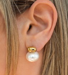 Gold Ball Pearl Stud Earrings 18K Gold Plated Stainless Steel Size: approx. 0.7 inches Iconic Outfits, Gold Statement Earrings, Chain Anklet, Pearl Stud Earrings, Pearl Studs, Gold Pearl, Arm Candy, Ring Bracelet, Cute Jewelry