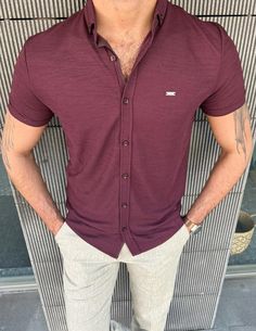 Collection : SPRING / SUMMER 22-23Color : Burgundy Content: % 100 polyester Available size: S-M- L -XL- XXL Isaiah 60 22, Burgundy Shirt, Summer 22, Slim Fit Shorts, Primavera Estate, Summer Shirts, Mens Summer, Suits You, Mens Suits