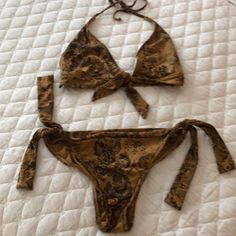 Pursuit Brown Chamois Floral Adjust/Bikini (Xl) Wow! So Soft Like Real Chamois But Spandex, Never Worn, Seductive Floral Golden Brown 2-Pc, A Gem For A Dark-Skinned Gal. Must Have! Excellent Condition, Maintained In A Pet-Free & Sanitary Space. Buy With Confidence. Printed Fitted Swimwear With Tie-side Bottom, Printed Fitted Tie-side Bottom Swimwear, Printed Fitted Tie-side Swimwear, Brown Fitted Swimwear For Pool, Fitted Brown Swimwear For Pool, Fitted Brown Swimwear For Festival, Fitted Brown Swimwear For Beach, Fitted Brown Swimwear For The Beach, Fitted Brown Swimwear For Poolside