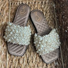 Size 6, Pearl And Gold Beaded Slide Sandals By Sam Edelman. Perfect For Bridal Events If You Don’t Want To Wear Heels. Only Tried On, Never Worn Out. Engagement Party, Bridal Shower, Bachelorette, Rehearsal Dinner, Wedding Jelly Slides, Bridal Events, Pearl Sandals, Bridal Event, Dinner Wedding, Classy Fashion, Gold Sandals, Western Boho, Bridal Pearls