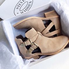 Steve Madden booties. These will go with everything. Mode Shoes, Mode Tips, Bag Outfit, Outfit Trends, Fashion Mode, Cute Shoes