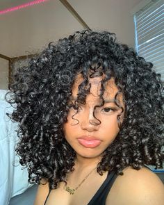 Curly Hair Short With Bangs, Curly Cut Medium Length, Shoulder Length Curly Hair Black Women, Short Curly Hair Shoulder Length, Curly Hair With Bangs Black Women, 3b Short Hair, Mid Length Hair Curly, 3b Afro, Short 3b Hair