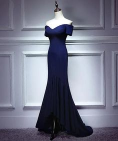 Marineblaues Meerjungfrau-Abendkleid mit herzförmigem Ausschnitt. Blaue Ballkleider Slavic Style, Gorgeous Images, Blue Prom Dresses, Navy Blue Prom Dresses, Mermaid Sweetheart, Blue Prom Dress, Long Formal Gowns, Color Rush, Evening Dress Floor Length