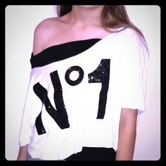 Nwot Sequined Graphic Crop Tee; Size M / L Bust: 25” Shoulder To Hem: 14.5”. Laying Flat. Oversized Top. Casual White T-shirt For Night Out, White Tops For Summer Night Out, White Stretch T-shirt For Party, White T-shirt For Spring Party, White Party Top With Letter Print, White Short Sleeve Top For Night Out, Skull Tank, Oversized Top, Vintage Band