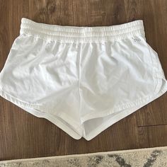 Mid Rise Stride Run Short With Built In Brief 3in Inseam Never Worn Tags Still On White Moisture-wicking Vacation Bottoms, White Running Shorts, Womens Athletic Shorts, Womens Black Shorts, Mid Rise Shorts, Olive Green Color, Shorts White, Training Shorts, Fleece Shorts